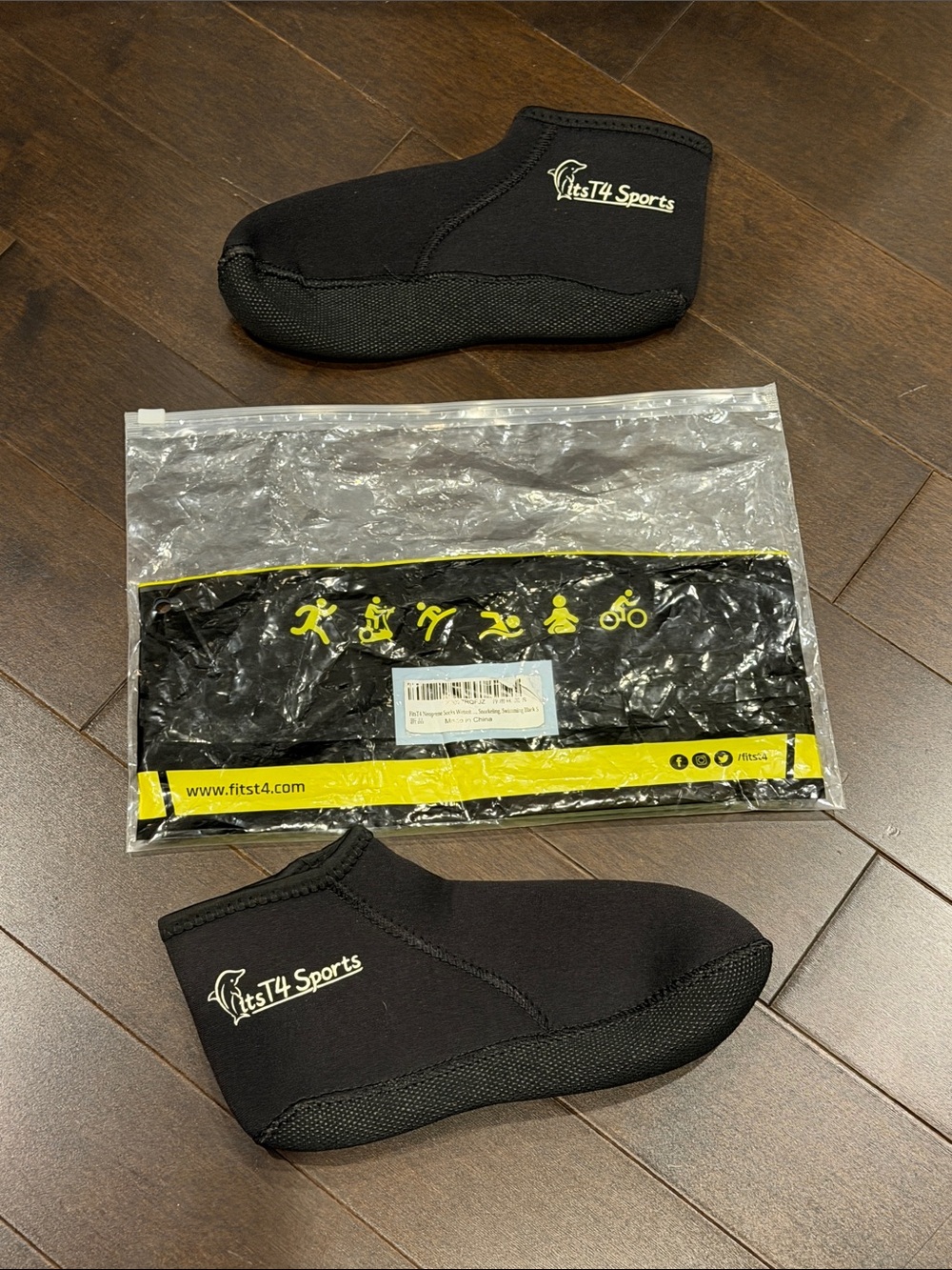 NWT unisex Sports 3mm Neoprene Water  Anti-Slip black Socks sz S